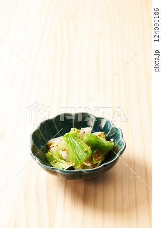 山菜　うるい　料理イメージ 124091186