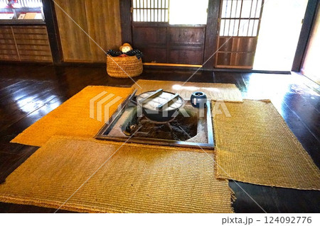 白川郷 合掌造り 民家園 野外博物館 中野義盛家 囲炉裏 白川郷 合掌造り 民家園 野外博物館 中野義盛家 囲炉裏 124092776