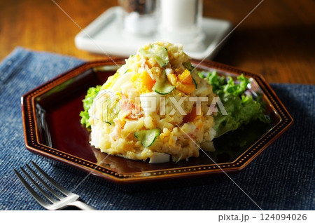卵入りポテトサラダ 124094026