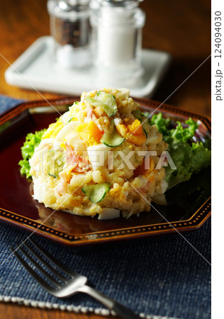 卵入りポテトサラダ 卵入りポテトサラダ 124094030