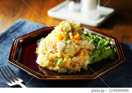 卵入りポテトサラダ 卵入りポテトサラダ 124094090