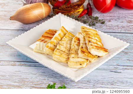Greek traditional grilled halloumi cheese Greek traditional grilled halloumi cheese 124095560