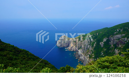 九州長崎県五島市「大瀬埼灯台」夏景色【横長】 124100258