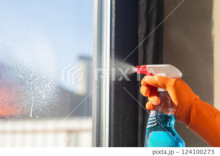 Cleaning process. Cleaning process. 124100273