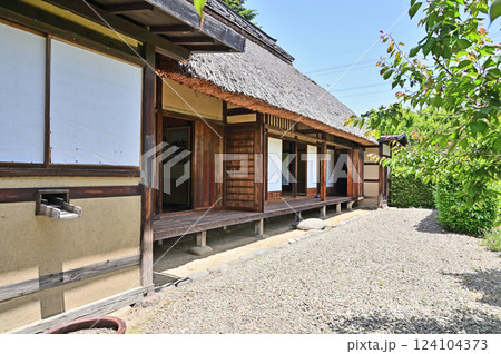 中山道安中宿散歩：旧安中藩郡奉行役宅(旧猪狩家)　　安中市安中 124104373