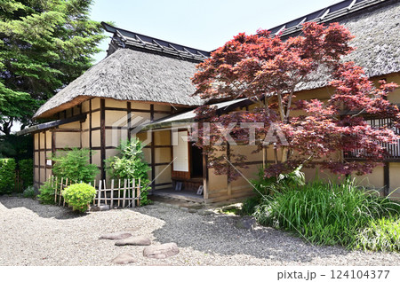 中山道安中宿散歩：旧安中藩郡奉行役宅(旧猪狩家)　　安中市安中 124104377