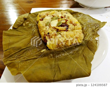 Korean Food 124109387