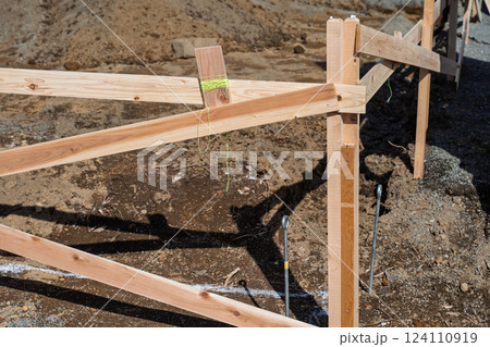 建築工事（基礎）　水糸と遣り方 124110919