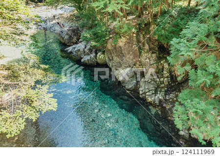 <長野>阿寺渓谷 赤彦吊り橋からの景色 <長野>阿寺渓谷 赤彦吊り橋からの景色 124111969
