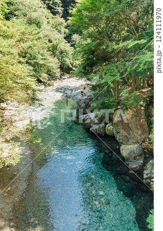 ＜長野＞阿寺渓谷　赤彦吊り橋からの景色 124111970