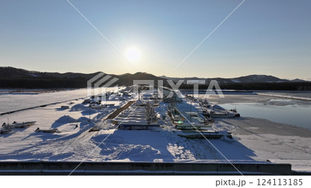 北海道サロマ湖周辺の流氷2025年2月24日汽水湖網走周辺夕焼けサンセット drift-ice 124113185