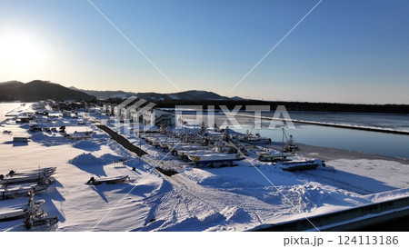 北海道サロマ湖周辺の流氷2025年2月24日汽水湖網走周辺夕焼けサンセット drift-ice 124113186