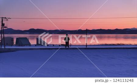 北海道サロマ湖周辺の流氷2025年2月24日汽水湖網走周辺夕焼けサンセット drift-ice 124113248