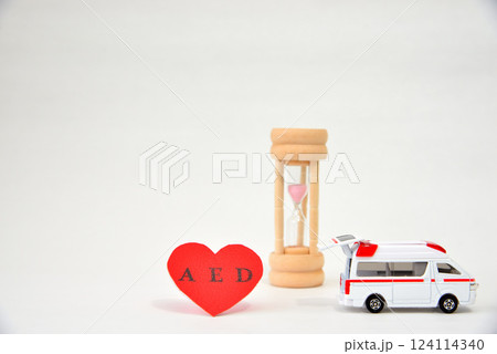 AED 砂時計 救急車 一刻を争うイメージ AED 砂時計 救急車 一刻を争うイメージ 124114340