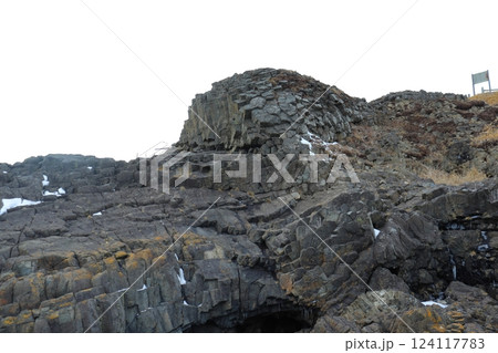 放射状節理の発達した球状岩体（根室車石） 124117783