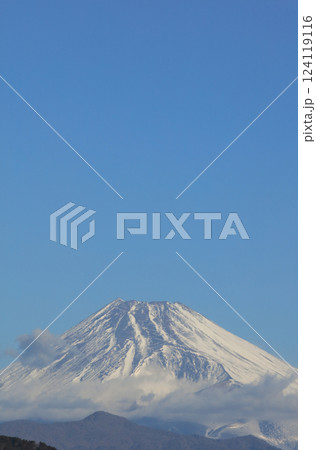 伊豆の長岡温泉から見た冬の朝の富士山 124119116