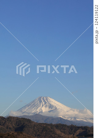伊豆の長岡温泉から見た冬の朝の富士山 伊豆の長岡温泉から見た冬の朝の富士山 124119122