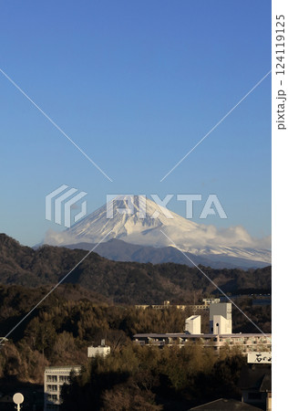 伊豆の長岡温泉から見た冬の朝の富士山 伊豆の長岡温泉から見た冬の朝の富士山 124119125