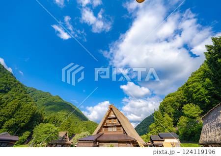 【世界遺産】初夏の五箇山・菅沼合掌造り集落【富山県】 【世界遺産】初夏の五箇山・菅沼合掌造り集落【富山県】 124119196
