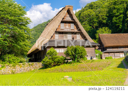 【世界遺産】初夏の五箇山・菅沼合掌造り集落【富山県】 【世界遺産】初夏の五箇山・菅沼合掌造り集落【富山県】 124119211