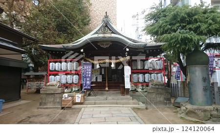 神戸市中央区元町通に鎮座する走水神社 神戸市中央区元町通に鎮座する走水神社 124120064