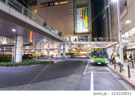 北千住駅　西口広場　東京 124120831