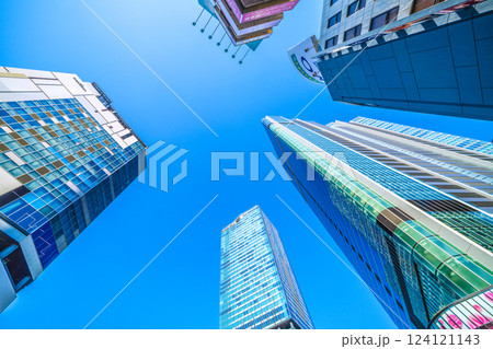 日本の東京都市景観 新風景。渋谷フクラスや渋谷スクランブルスクエア、渋谷サクラステージ…などを望む 124121143
