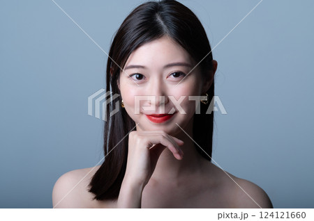 女性のビューティーイメージ 124121660