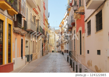 スペイン　セビリアの町並 124122865
