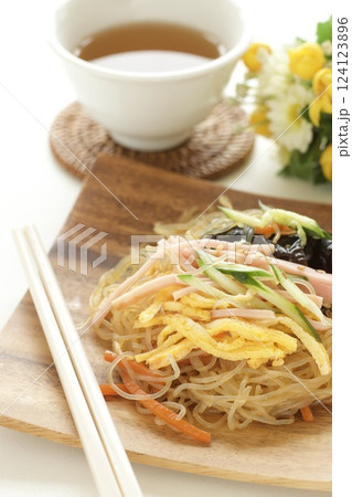 春雨サラダと中国茶 春雨サラダと中国茶 124123896