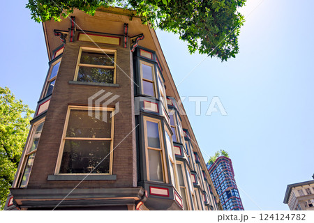 Small flatiron building in downtown of Vancouver, British Columbia 124124782