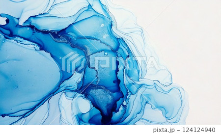 高級感のある薄くて淡いアルコールインクアート 水色 ブルー マーブル模様 余白あり 背景素材 124124940