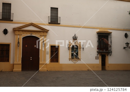 スペイン　セビリアの町並み 124125784