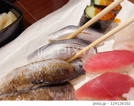 こはだのにぎり寿司 江戸前寿司の看板ネタ こはだのにぎり寿司 江戸前寿司の看板ネタ 124126102