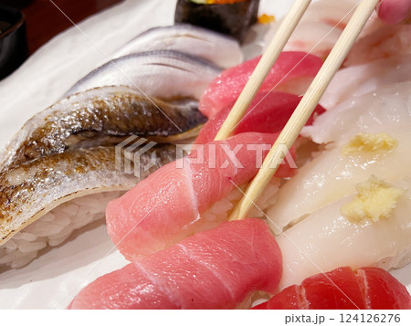 中トロまぐろ にぎり寿司盛り合わせ 124126276