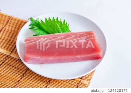 メバチマグロ 124128175
