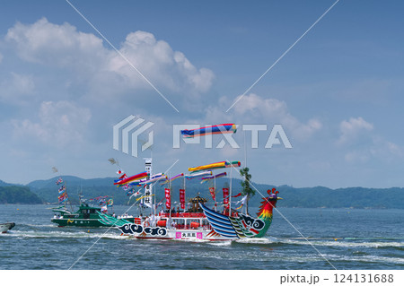 塩竈みなと祭(神輿海上渡御)【宮城県】 塩竈みなと祭(神輿海上渡御)【宮城県】 124131688