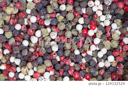 different peppercorns black, red, white different peppercorns black, red, white 124132524