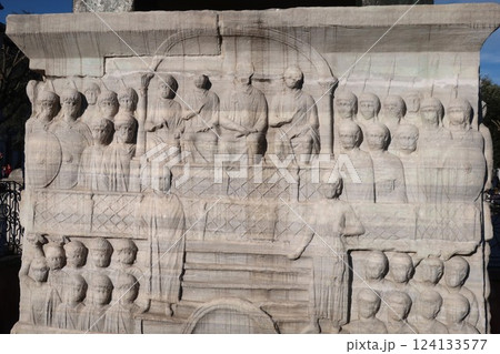 テオドシウスのオベリスク 124133577