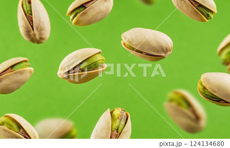 Antioxidants, polyunsaturated fats, pistachios are a functional product 124134680