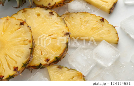 Pineapple slices: a combination of taste, benefits and energy in each slice 124134681