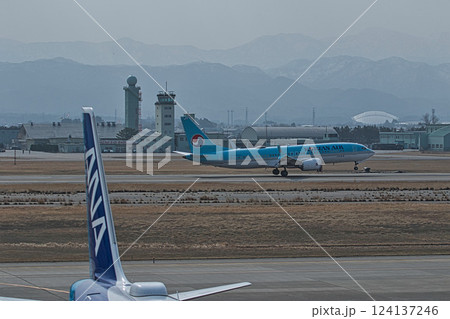 夢を掻き立てる展望デッキ、小松空港 124137246