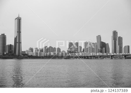 Han river Hangang and urban cityscape of Seoul, capital of South Korea 124137389
