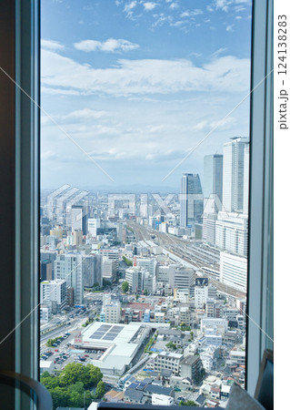 高層ビル群と広がる街並み② 高層ビル群と広がる街並み② 124138283