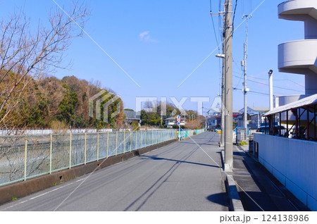 埼玉県三郷市大場川沿いの風景2025年3月 124138986