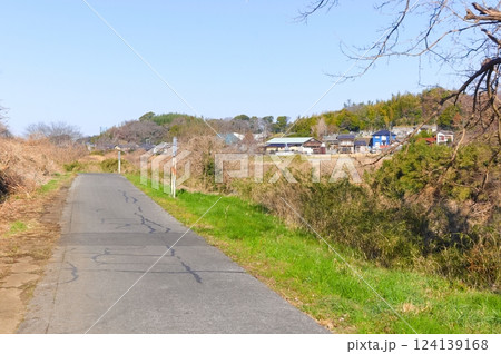 千葉県千葉市花見川サイクリングロード沿線の風景2025年3月 124139168
