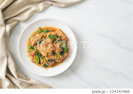 Stir Fried Fish with Chinese Celery 124141460