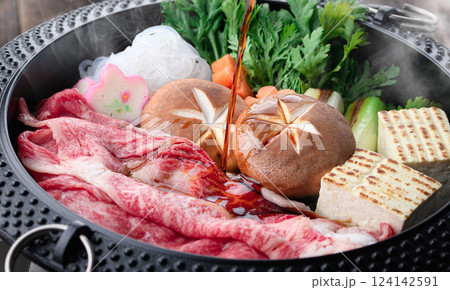 すき焼き （ 国産和牛 ） 124142591