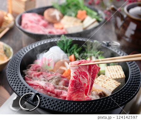 すき焼き ( 国産和牛 ) すき焼き ( 国産和牛 ) 124142597