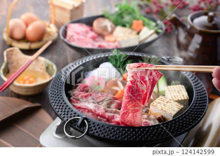 すき焼き （ 国産和牛 ） 124142599
